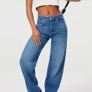 Good American Blue 90s Jeans